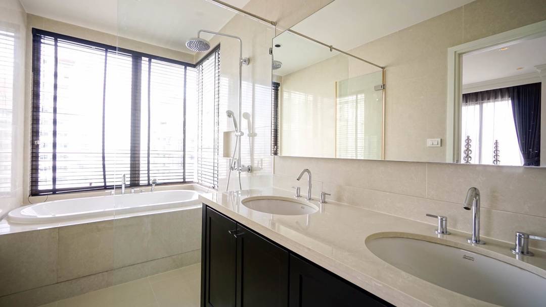 The Emporium Place, 3 bed condo in Sukhumvit, Bangkok — photo 18