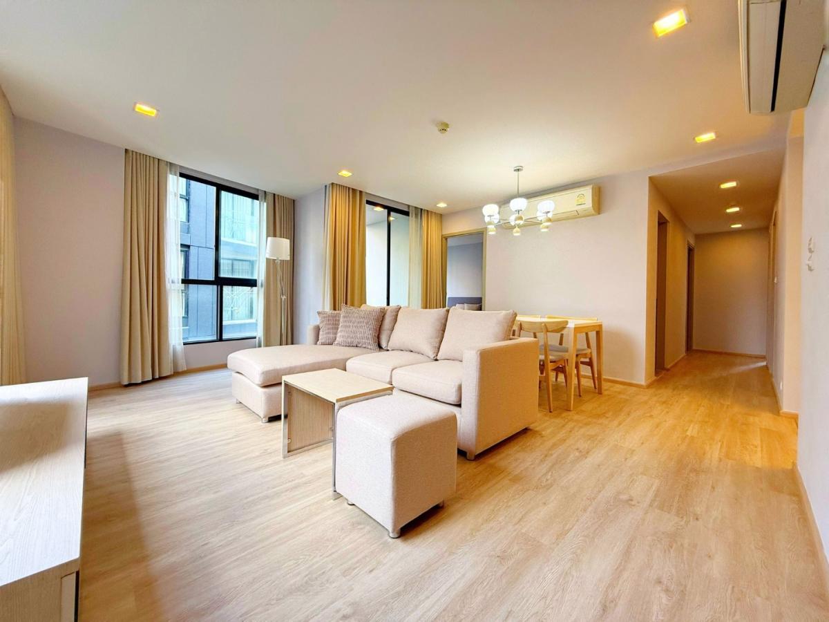 Liv @ 49, 3 bed condo in Sukhumvit, Bangkok — photo 4