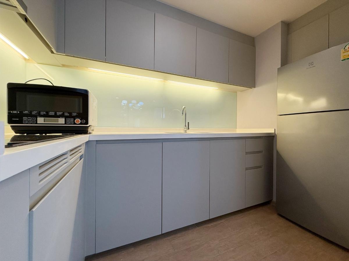 Liv @ 49, 3 bed condo in Sukhumvit, Bangkok — photo 12