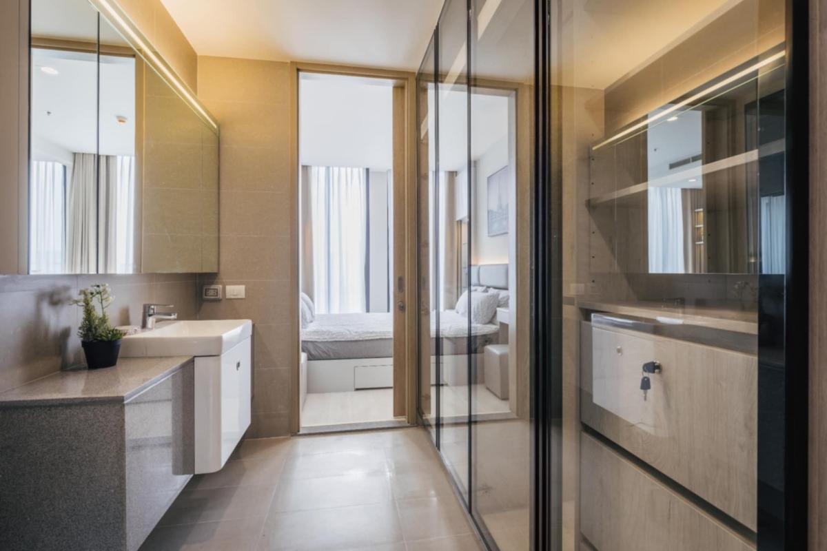 Noble Ploenchit, 1 bed condo in Wireless, Bangkok — photo 13