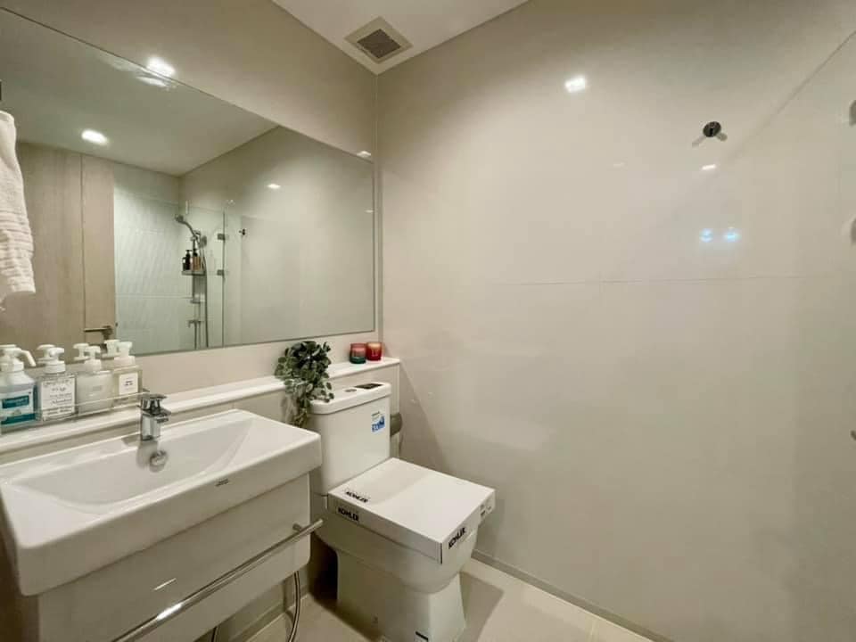 Life One Wireless, 2 bed condo in Wireless, Bangkok — photo 16