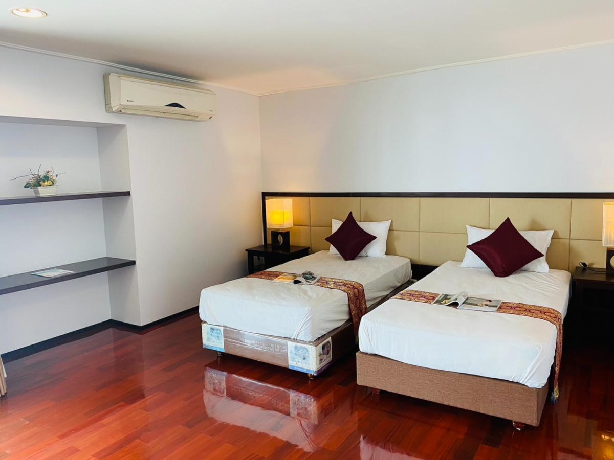 Piyathip Place, 2 bed condo in Sukhumvit, Bangkok — photo 10