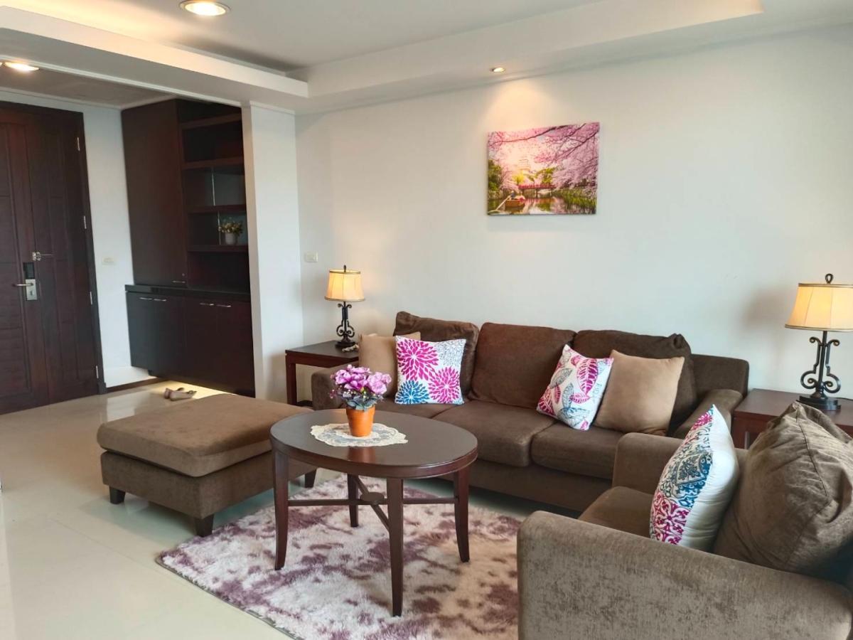 Piyathip Place, 2 bed condo in Sukhumvit, Bangkok — photo 2