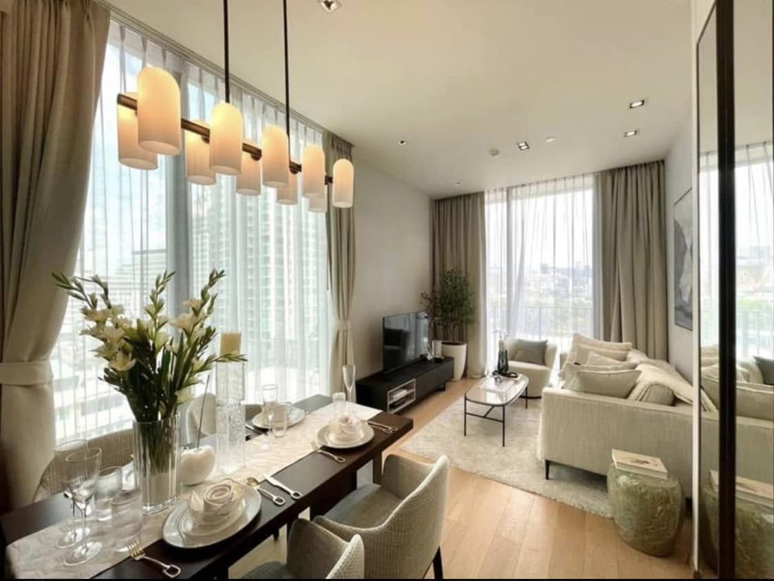 28 Chidlom, 2 bed condo in Wireless, Bangkok — photo 2