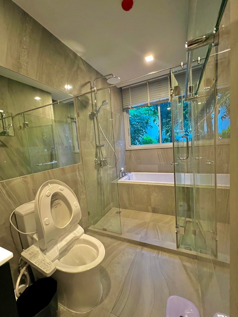 Q Prasarnmit, 2 bed condo in Sukhumvit, Bangkok — photo 9