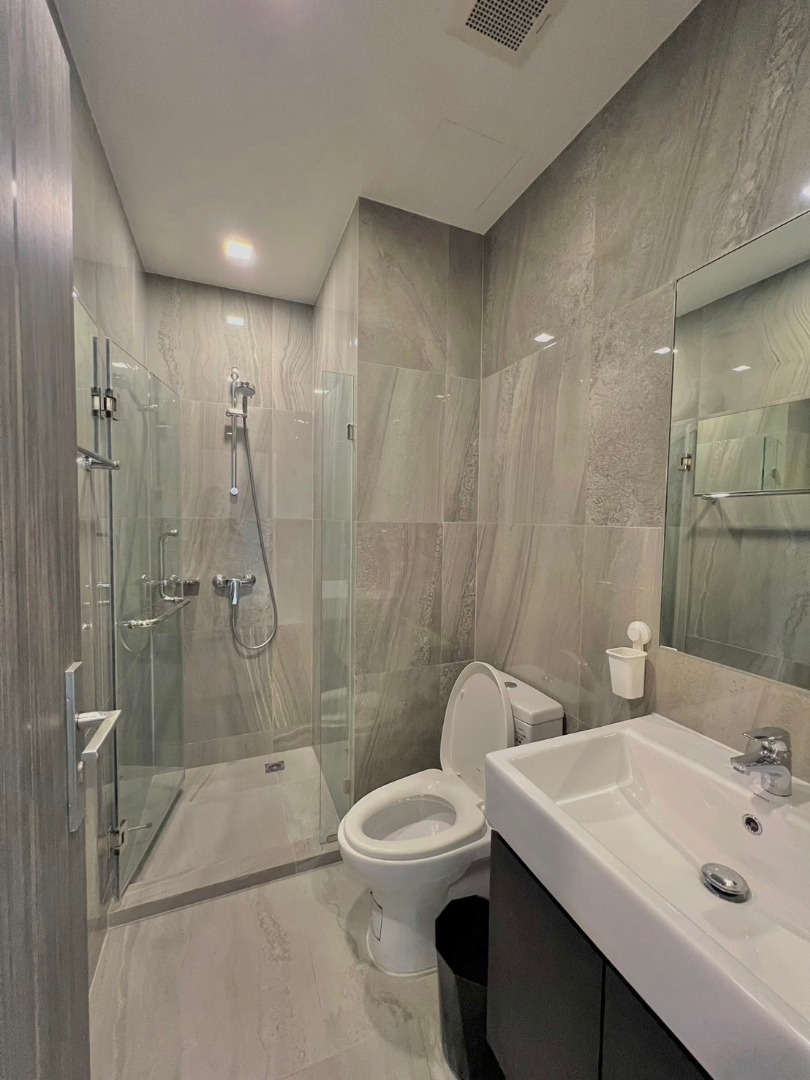 Q Prasarnmit, 2 bed condo in Sukhumvit, Bangkok — photo 10
