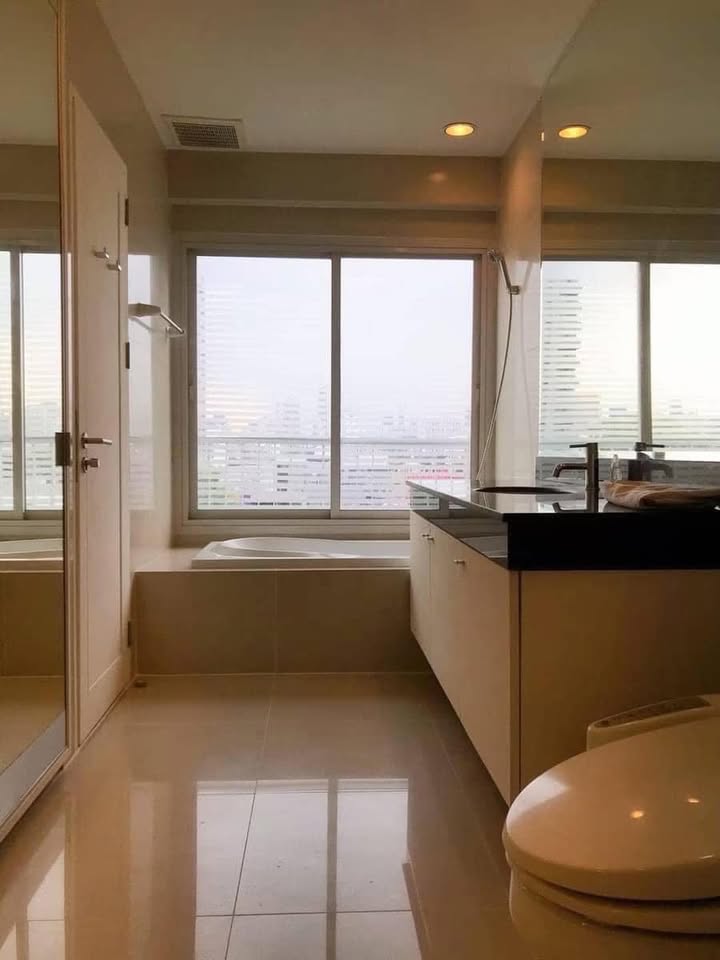 Noble Ora, 2 bed condo in Sukhumvit, Bangkok — photo 12