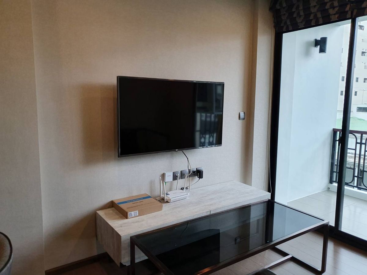 Na Vara Residence, 1 bed condo in Wireless, Bangkok — photo 2