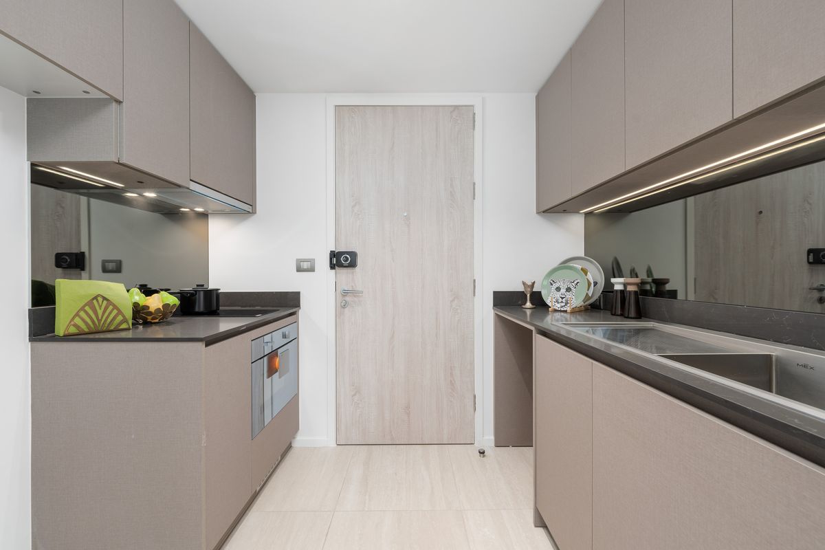 Craft Phloen Chit, 1 bed condo in Wireless, Bangkok — photo 3