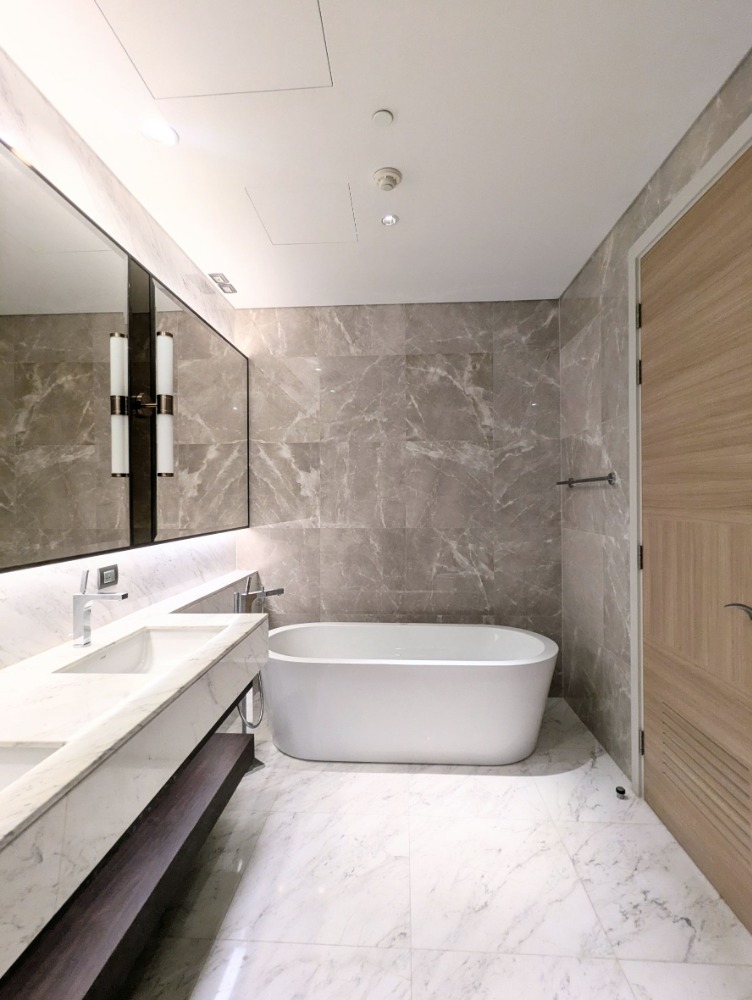 Sindhorn Residence, 3 bed condo in Wireless, Bangkok — photo 13