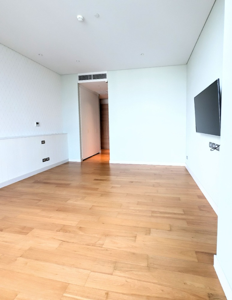 Sindhorn Residence, 3 bed condo in Wireless, Bangkok — photo 10