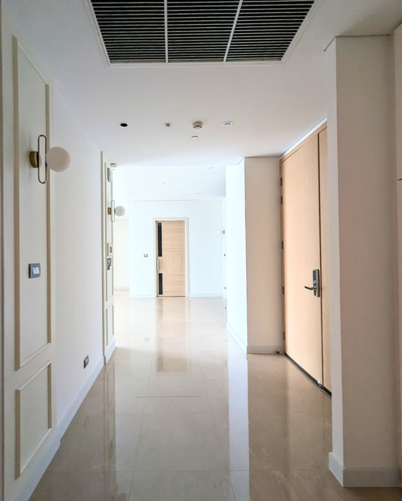 Sindhorn Residence, 3 bed condo in Wireless, Bangkok — photo 12