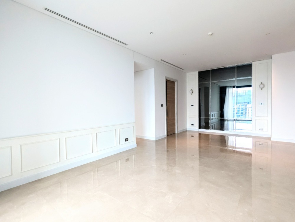 Sindhorn Residence, 3 bed condo in Wireless, Bangkok — photo 2