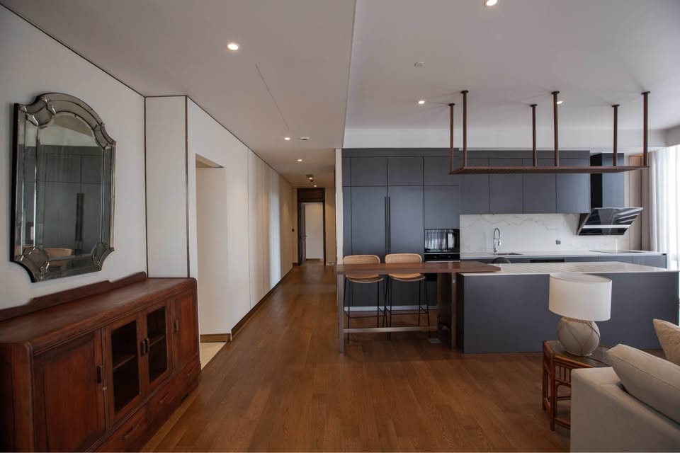 Muniq Langsuan, 3 bed condo in Wireless, Bangkok — photo 3