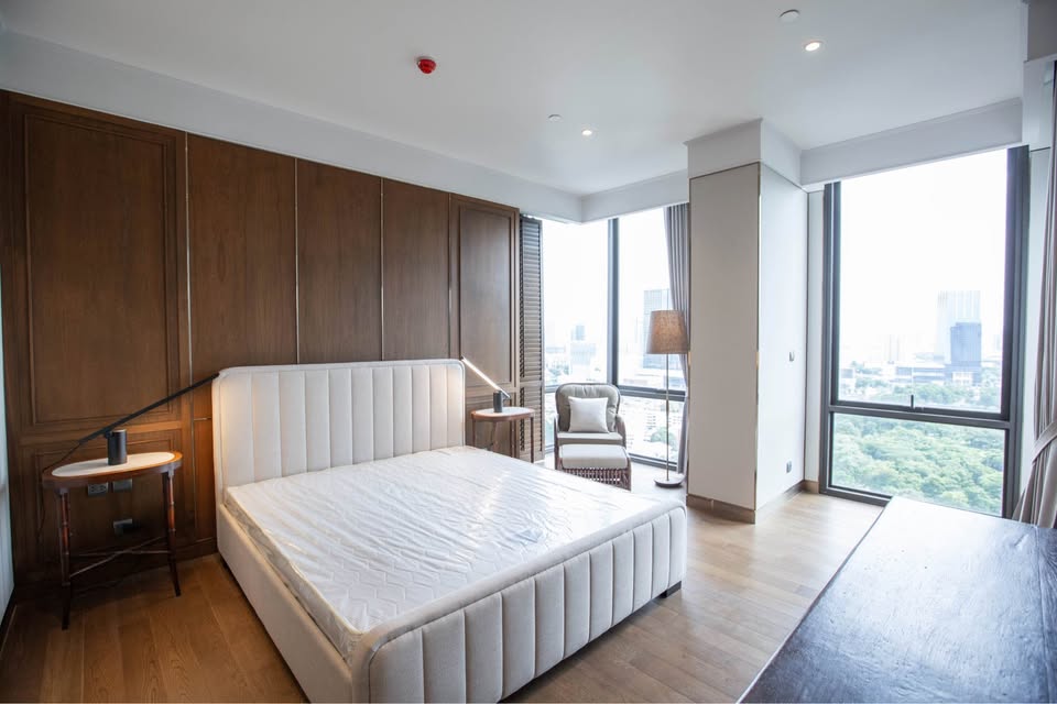 Muniq Langsuan, 3 bed condo in Wireless, Bangkok — photo 4
