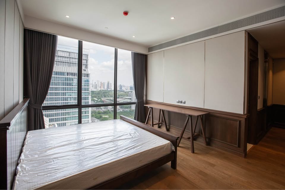 Muniq Langsuan, 3 bed condo in Wireless, Bangkok — photo 7