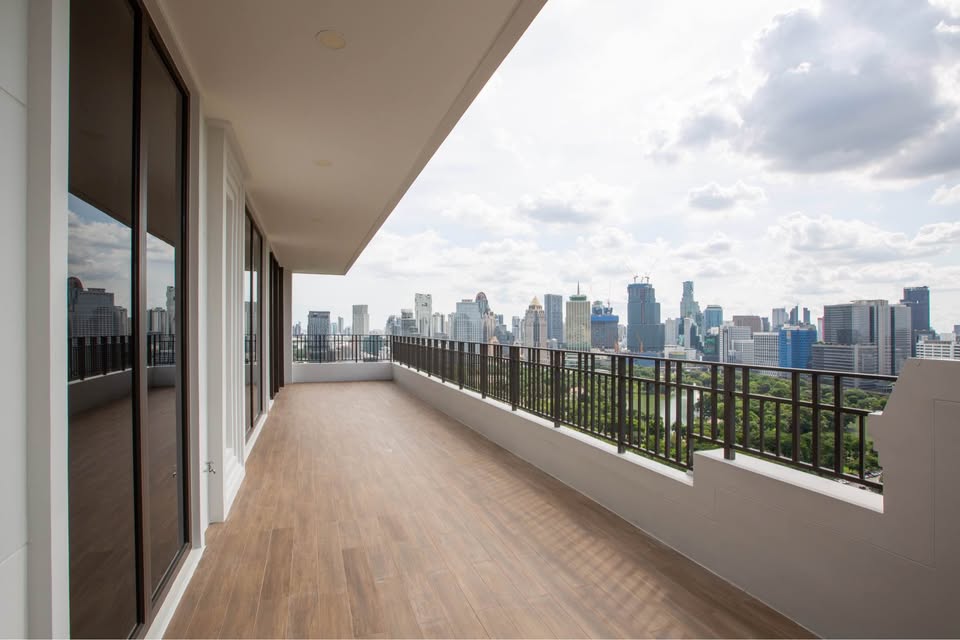 Muniq Langsuan, 3 bed condo in Wireless, Bangkok — photo 9