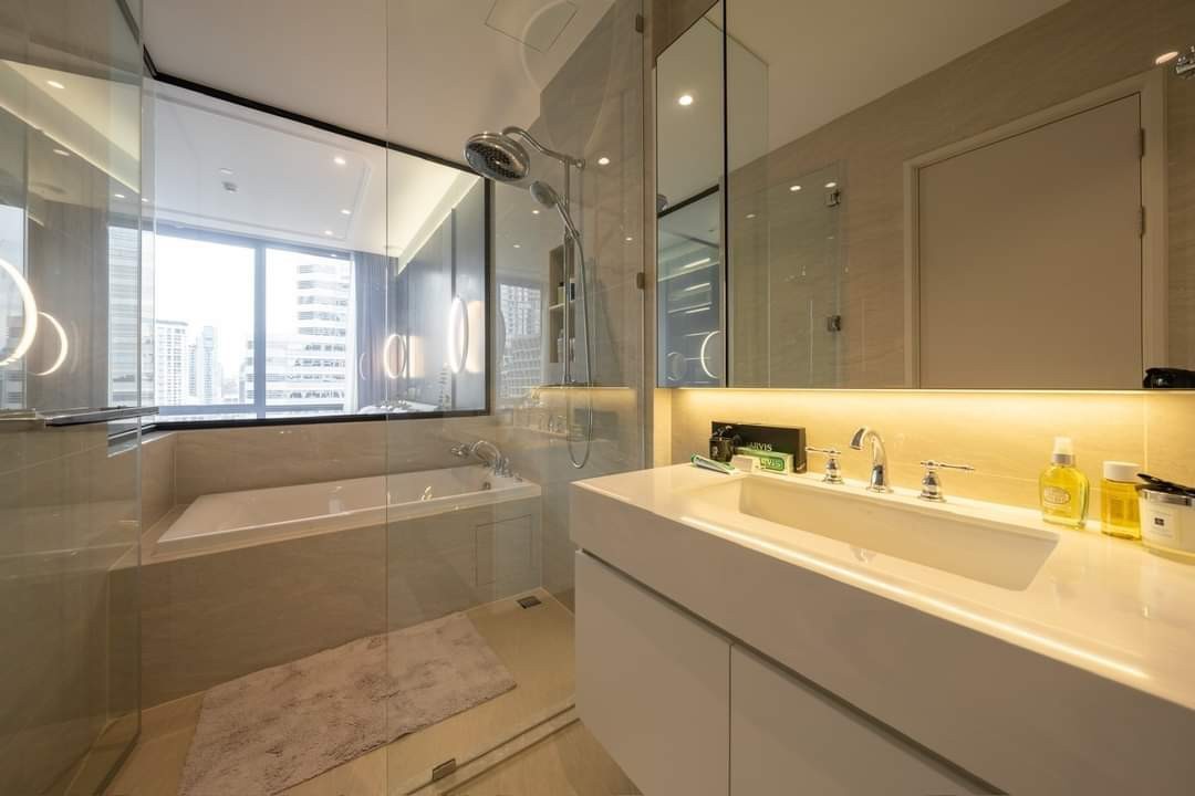 Muniq Langsuan, 1 bed condo in Wireless, Bangkok — photo 6