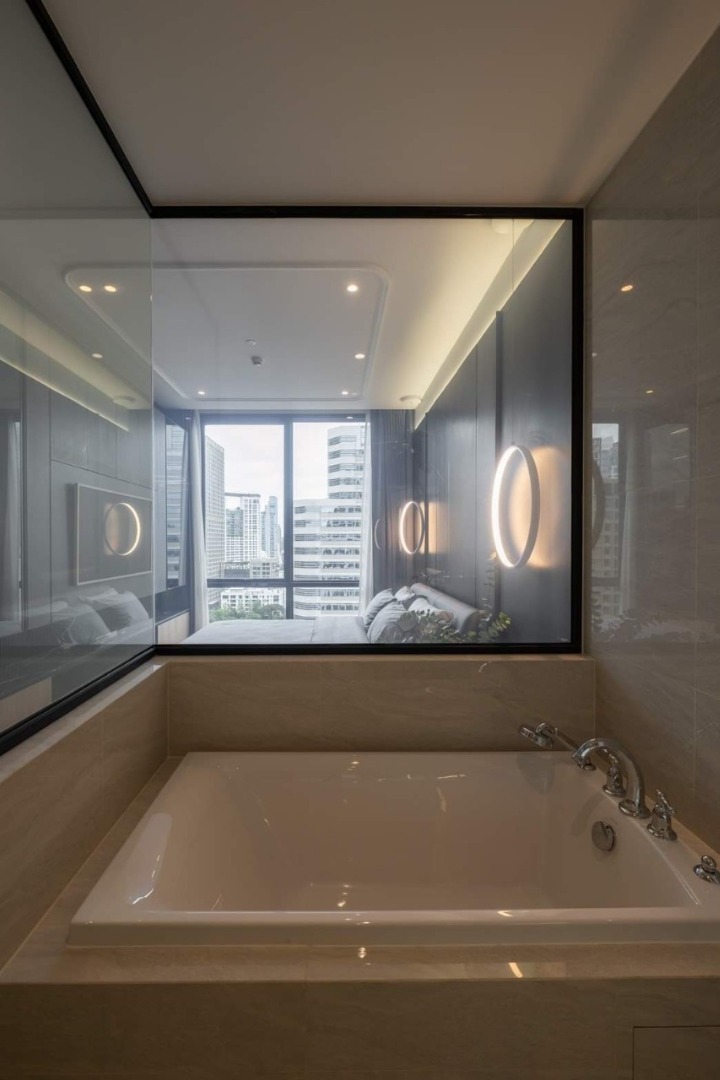 Muniq Langsuan, 1 bed condo in Wireless, Bangkok — photo 8