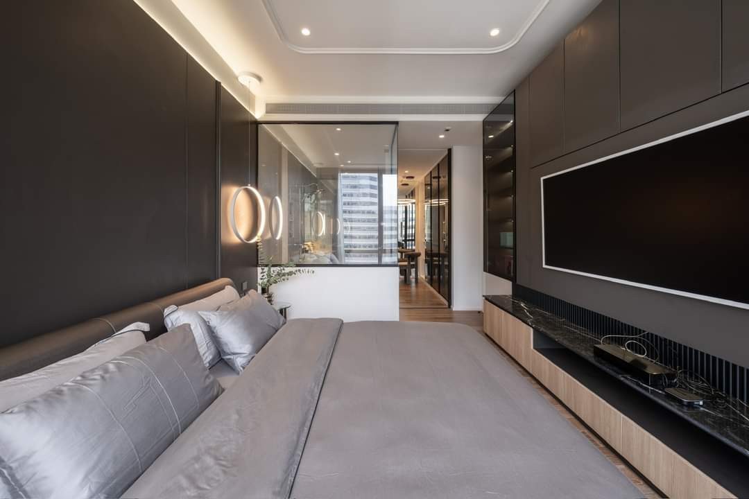 Muniq Langsuan, 1 bed condo in Wireless, Bangkok — photo 13