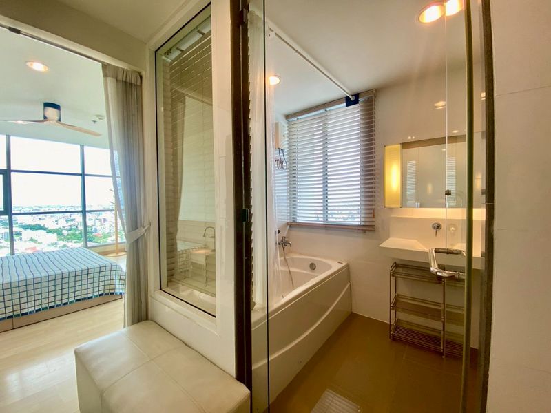 Rhythm Ratchada, 2 bed condo in Ratchadaphisek, Bangkok — photo 11
