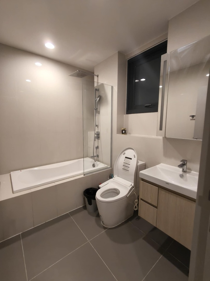 Oka Haus Sukhumvit 36, 2 bed condo in Sukhumvit, Bangkok — photo 8
