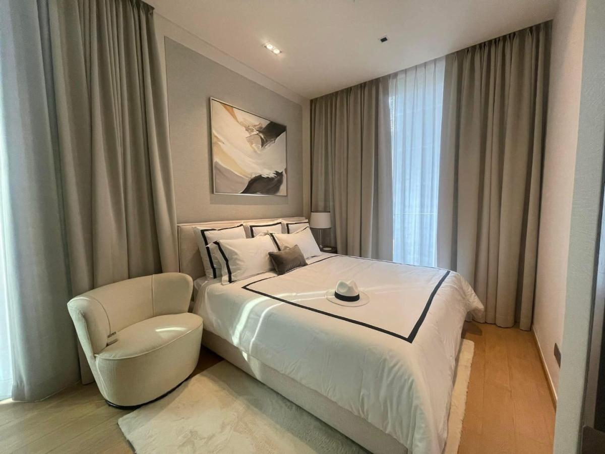28 Chidlom, 2 bed condo in Wireless, Bangkok — photo 4