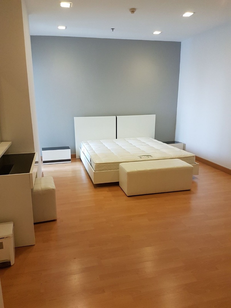 Nusasiri Grand, 2 bed condo in Sukhumvit, Bangkok — photo 3