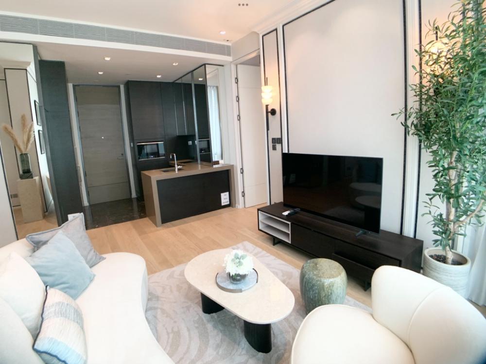 28 Chidlom, 2 bed condo in Wireless, Bangkok — photo 14