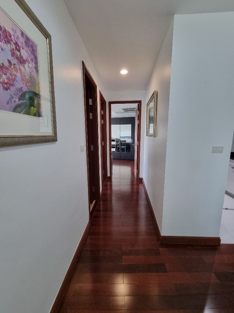 Baan Ratchaprasong, 2 bed condo in Wireless, Bangkok — photo 4