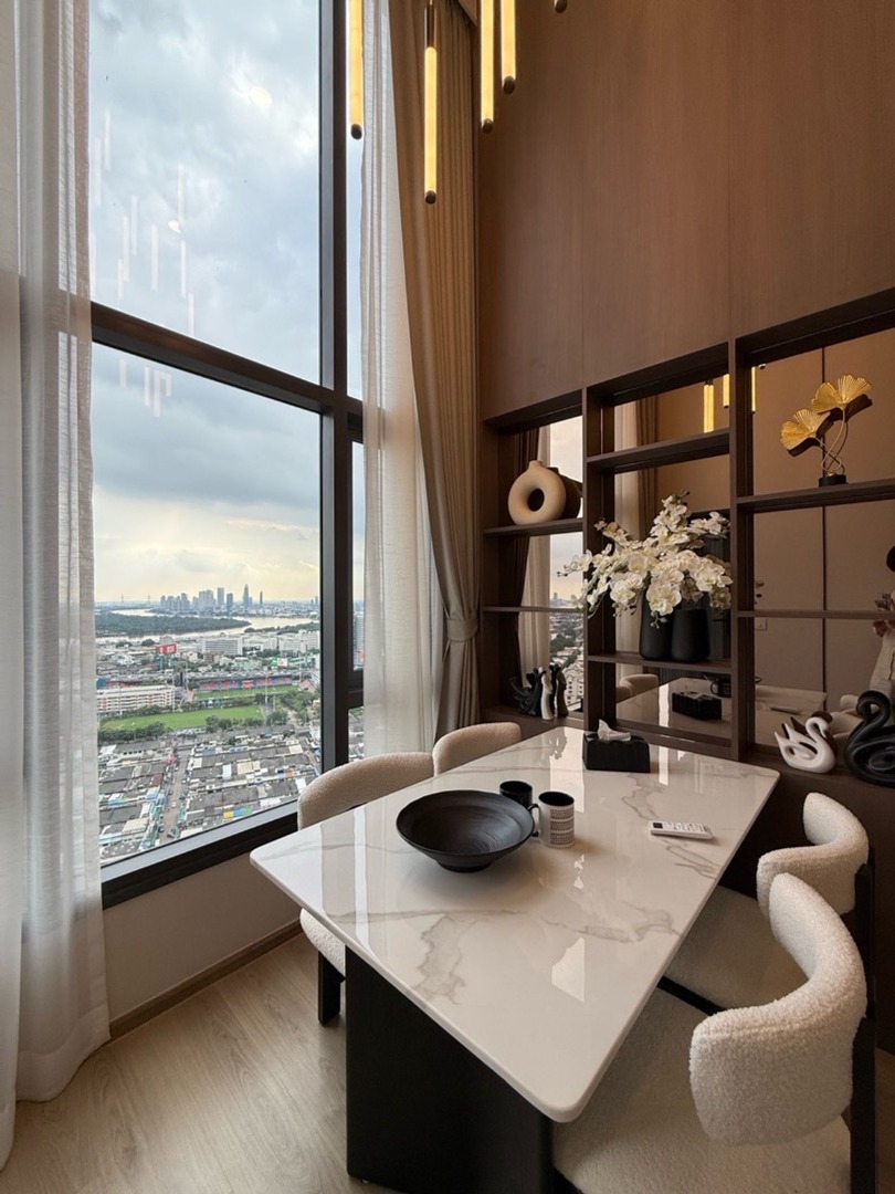 Life Rama 4 - Asoke, 2 bed condo in Khlong Toei, Bangkok — photo 2