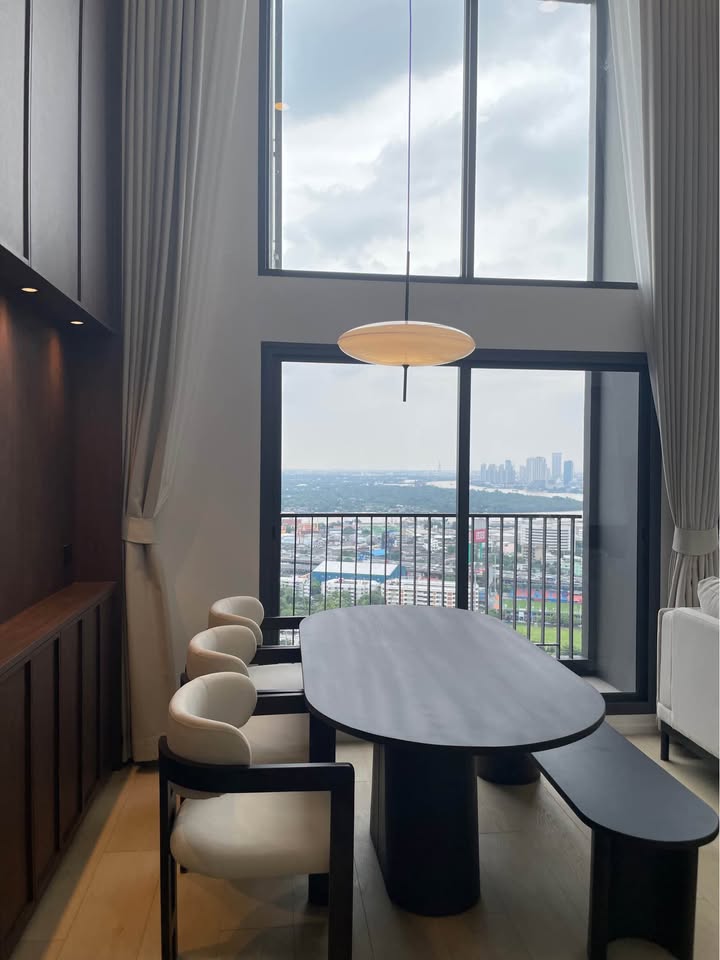 Life Rama 4 - Asoke, 3 bed condo in Khlong Toei, Kluai Nam Thai, Tha Ruea, Rama 4, Bangkok