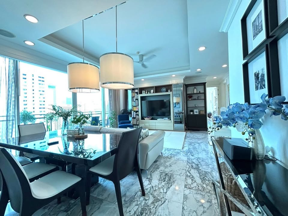 Royce Private Residences, 3 bed condo in Sukhumvit, Bangkok — photo 4
