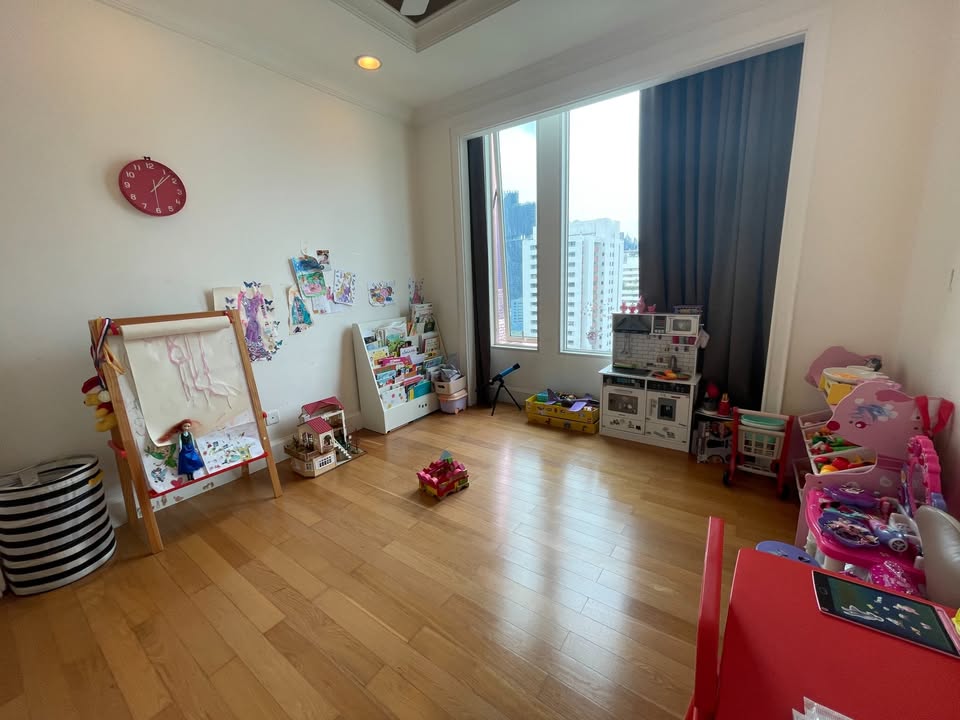 Royce Private Residences, 3 bed condo in Sukhumvit, Bangkok — photo 9