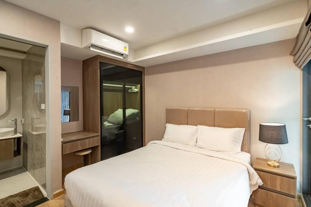 Lloyd Soonvijai - Thonglor, 2 bed condo in Rama 9, Bangkok — photo 12