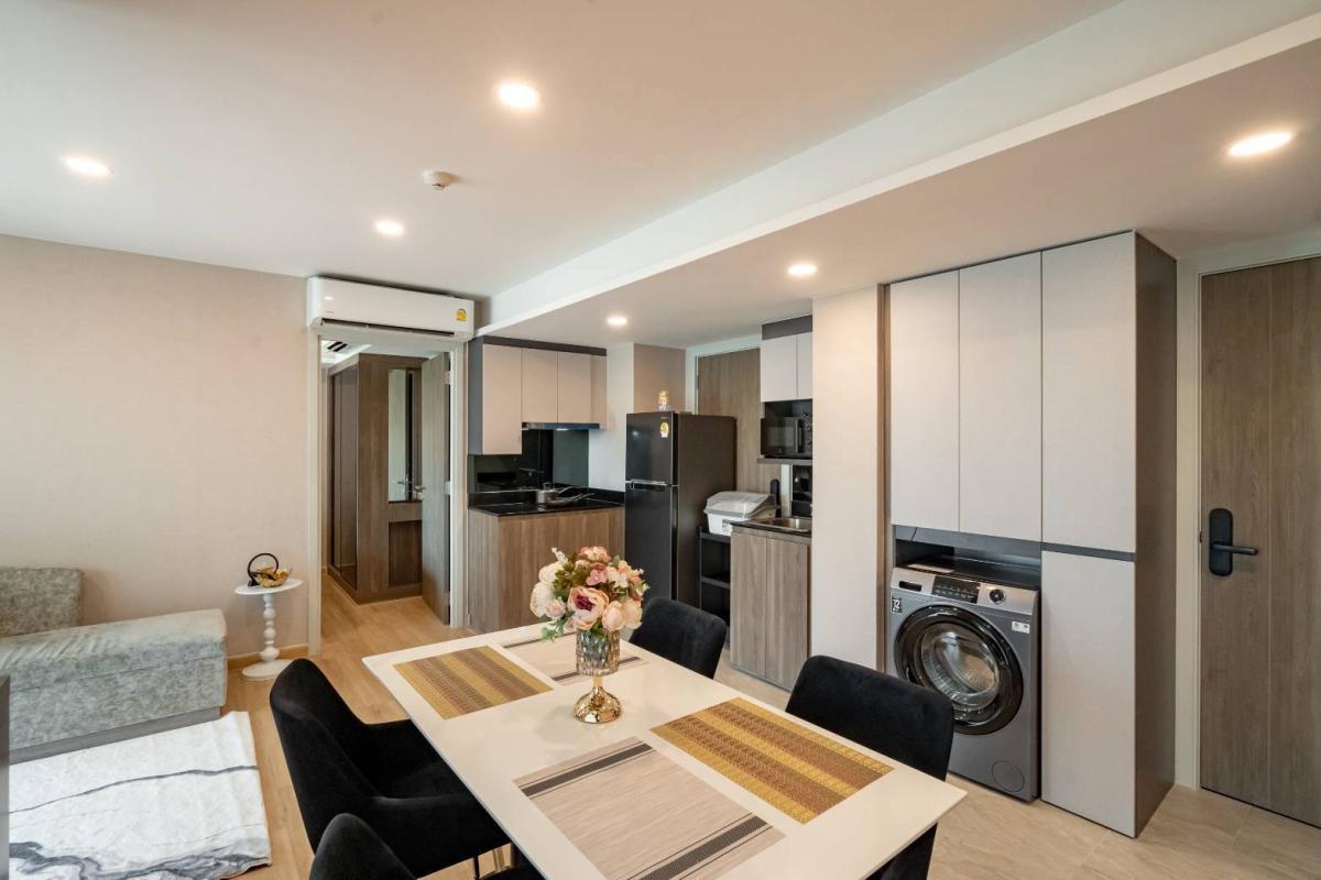 Lloyd Soonvijai - Thonglor, 2 bed condo in Rama 9, Bangkok — photo 6