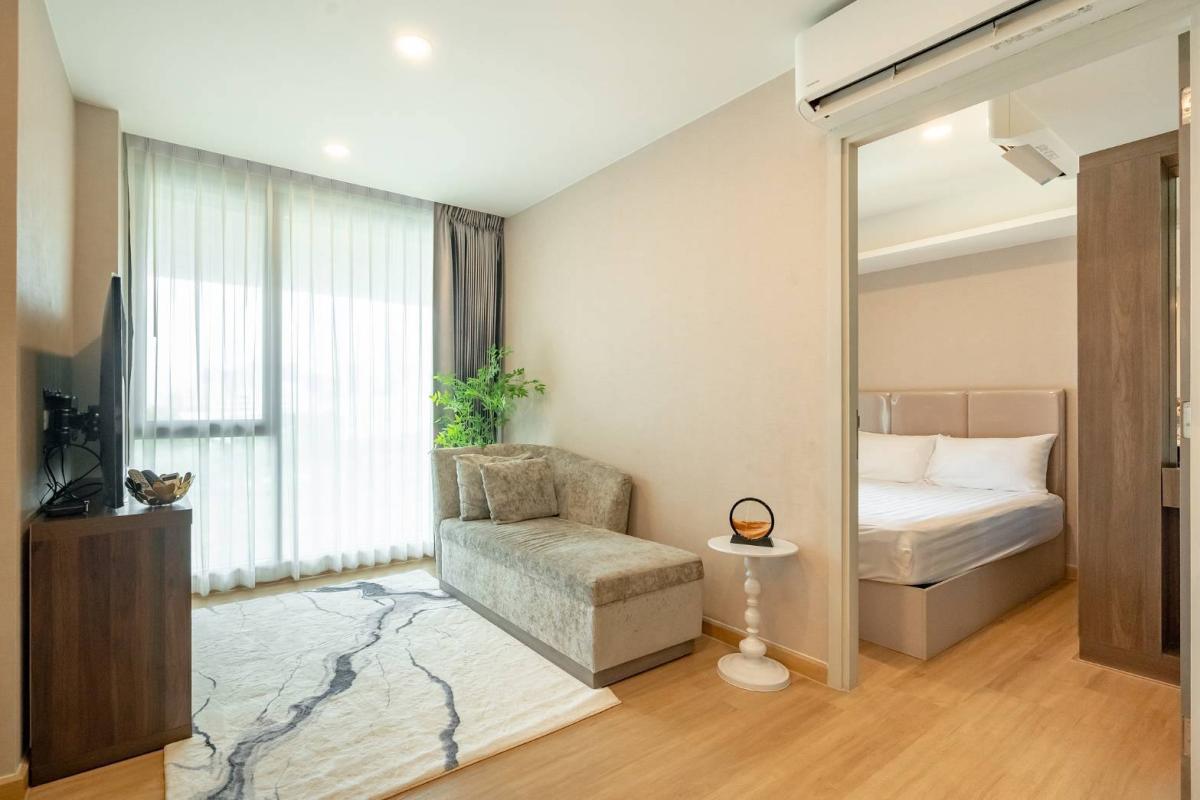 Lloyd Soonvijai - Thonglor, 2 bed condo in Rama 9, Bangkok — photo 5