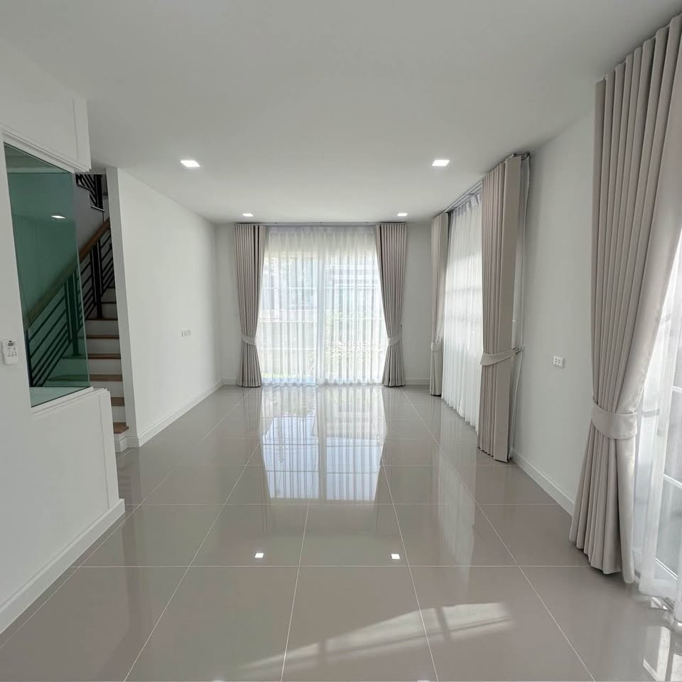 Golden Neo Sukhumvit-LaSalle, 4 bed house in Thepharak, Bangkok — photo 2