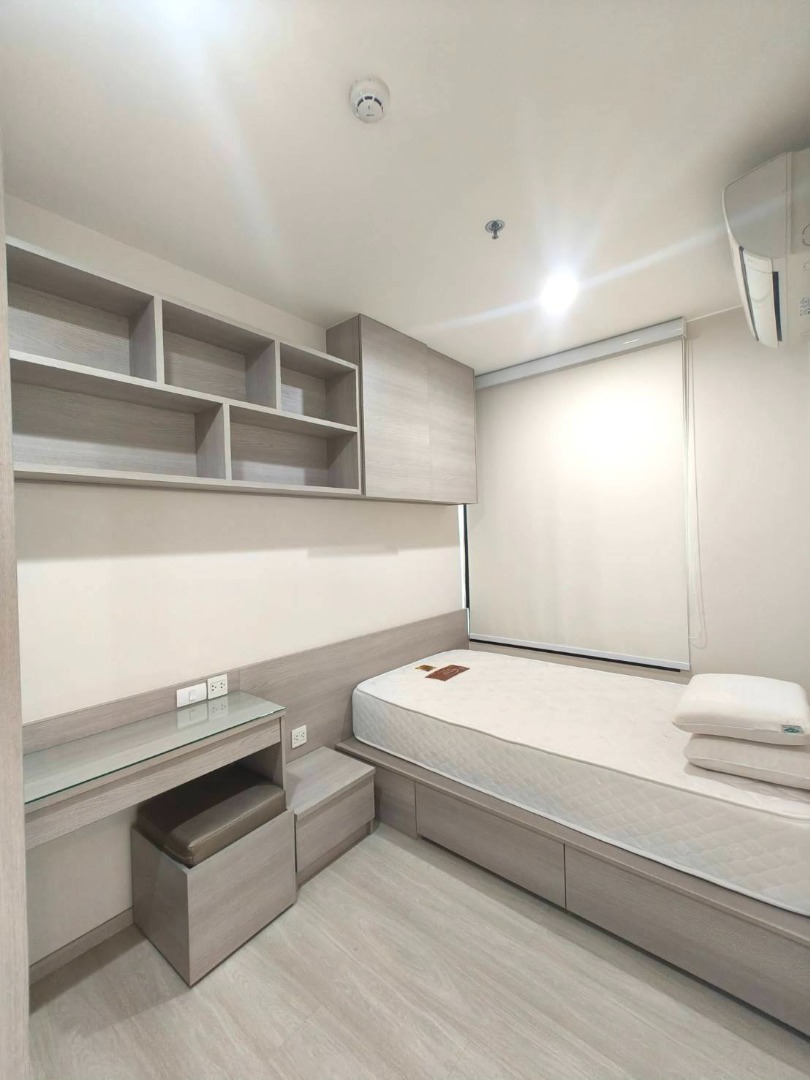 Life Asoke, 2 bed condo in Rama 9, Bangkok — photo 5