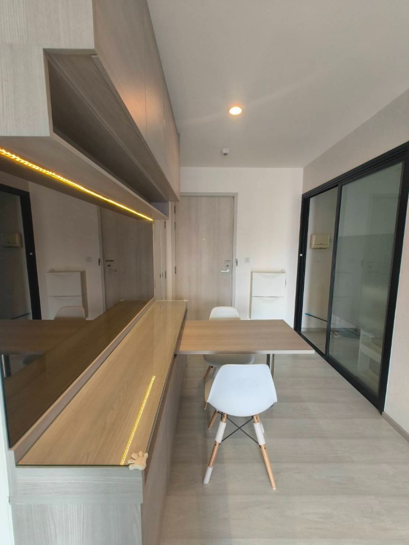 Life Asoke, 2 bed condo in Rama 9, Bangkok — photo 6