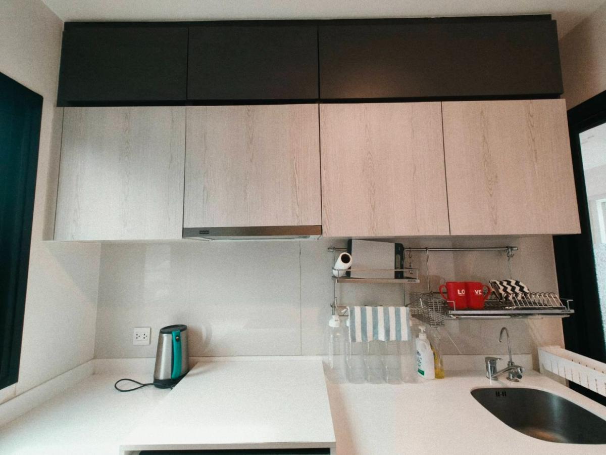 Life Asoke, 2 bed condo in Rama 9, Bangkok — photo 9