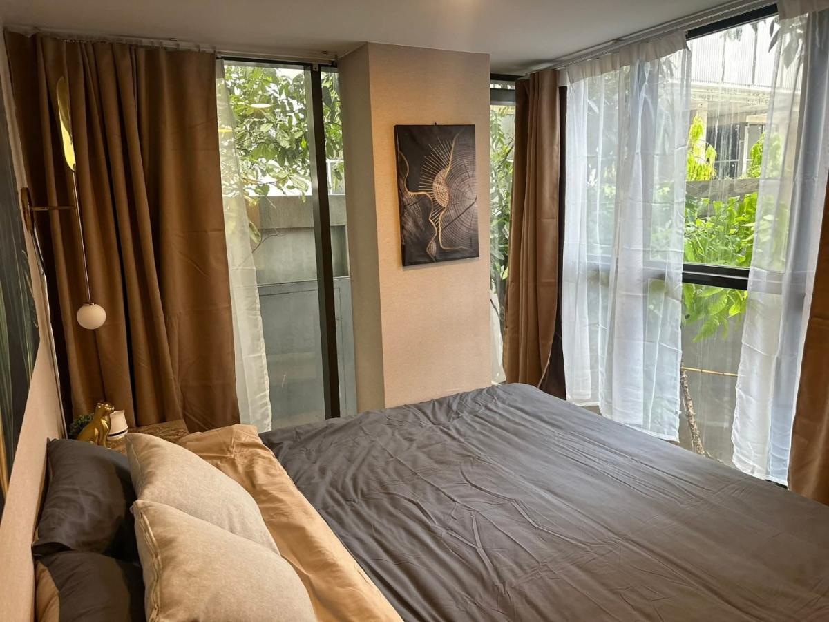 Walden Asoke, 2 bed condo in Sukhumvit, Bangkok — photo 12