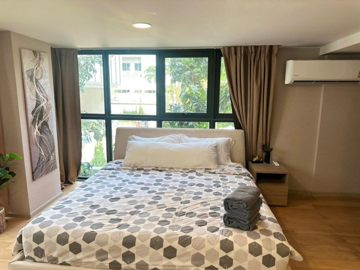 Walden Asoke, 2 bed condo in Sukhumvit, Bangkok — photo 15