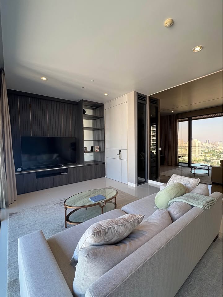 Vittorio Sukhumvit 39, 2 bed condo in Sukhumvit, Bangkok — photo 3