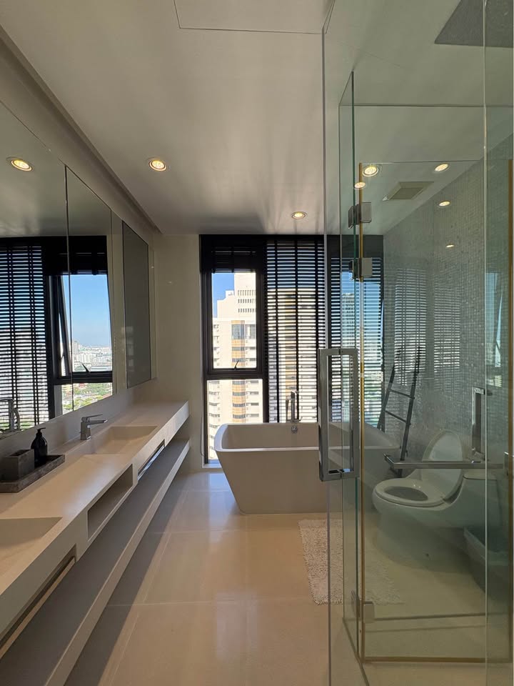 Vittorio Sukhumvit 39, 2 bed condo in Sukhumvit, Bangkok — photo 15