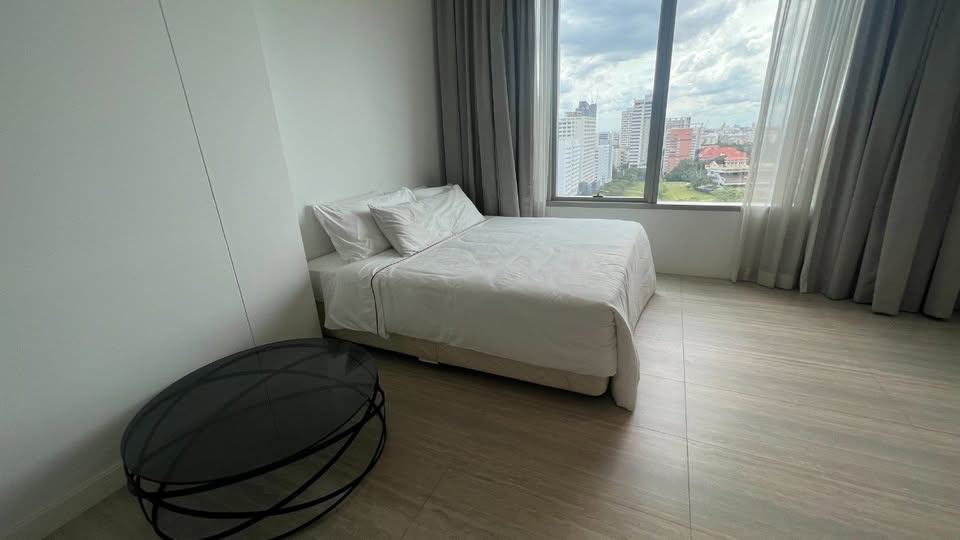 185 Ratchadamri, 2 bed condo in Wireless, Bangkok — photo 7
