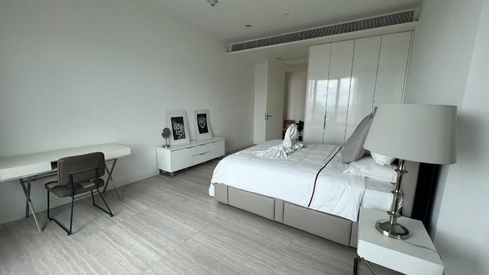 185 Ratchadamri, 2 bed condo in Wireless, Bangkok — photo 18