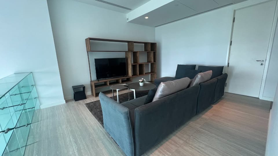 185 Ratchadamri, 2 bed condo in Wireless, Bangkok — photo 15