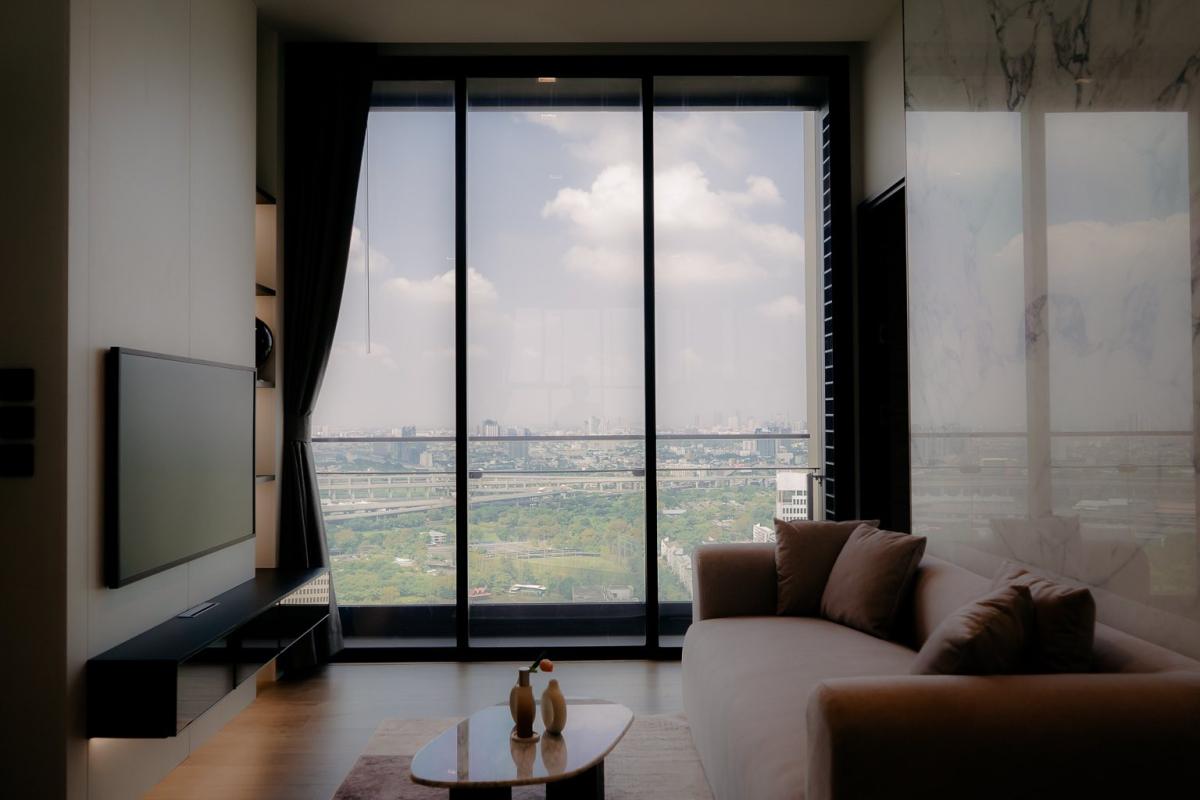 The Crest Park Residences
