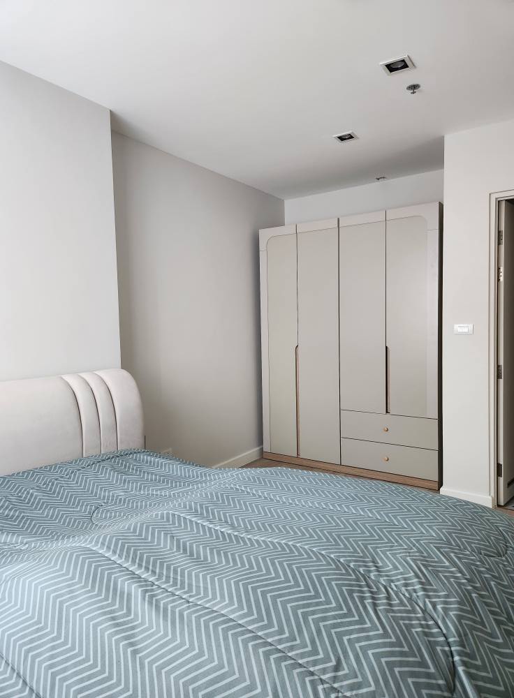The Room Sathorn - Taksin, 2 bed condo in Kanchanaphisek, Bangkok — photo 11